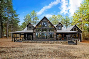Ultimate Group Getaway - Huge Cabin with Shuffleboard, Billiards & Hot Tub